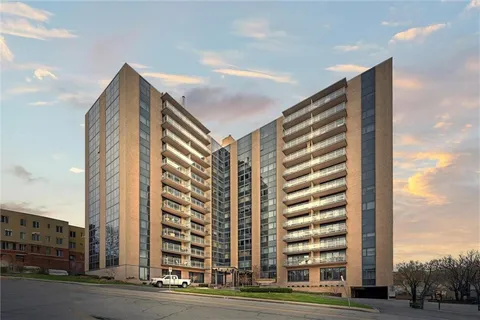 $750,000 | 4545 Wornall Road, Unit 1210, Kansas City, MO 64111