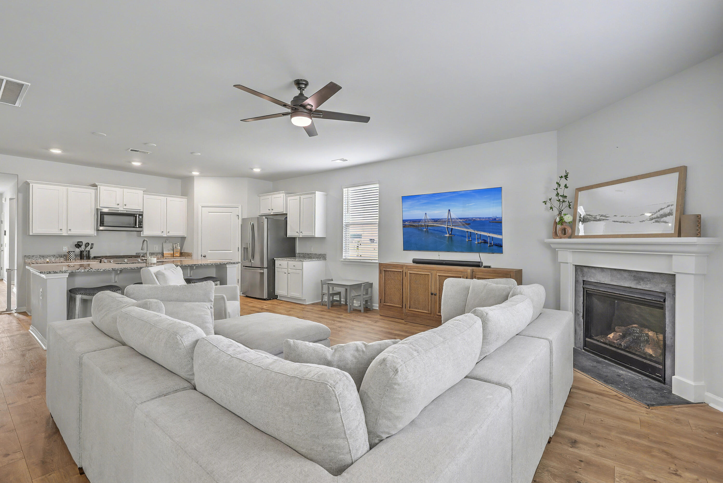 1062 Wading Point Boulevard Huger, SC 29450 - Photo 14 of 38 08_ZYN_9809_10_11_12_13_14_15