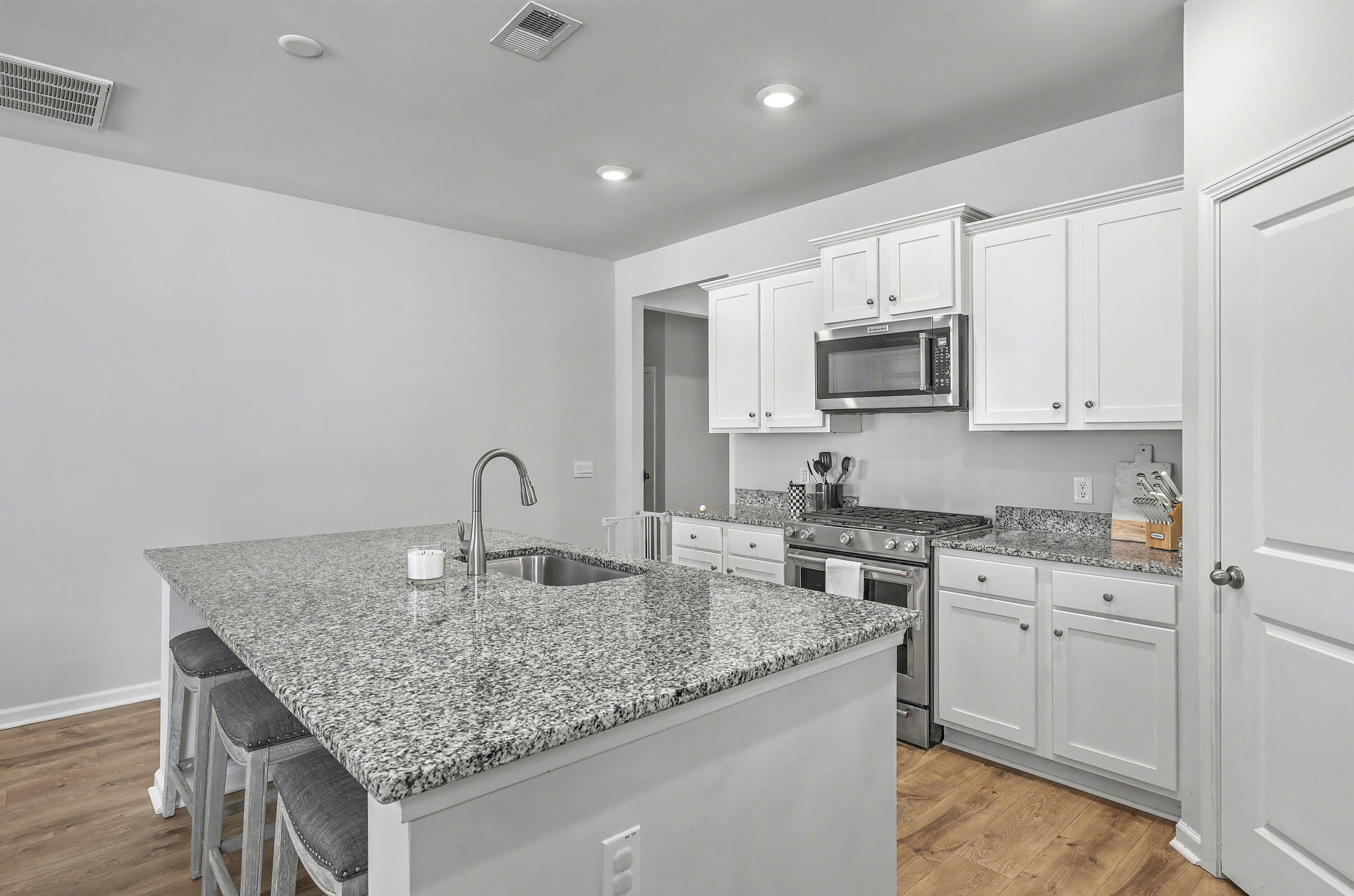 1062 Wading Point Boulevard Huger, SC 29450 - Photo 17 of 38 04_ZYN_9781_2_3_4_5_6_7