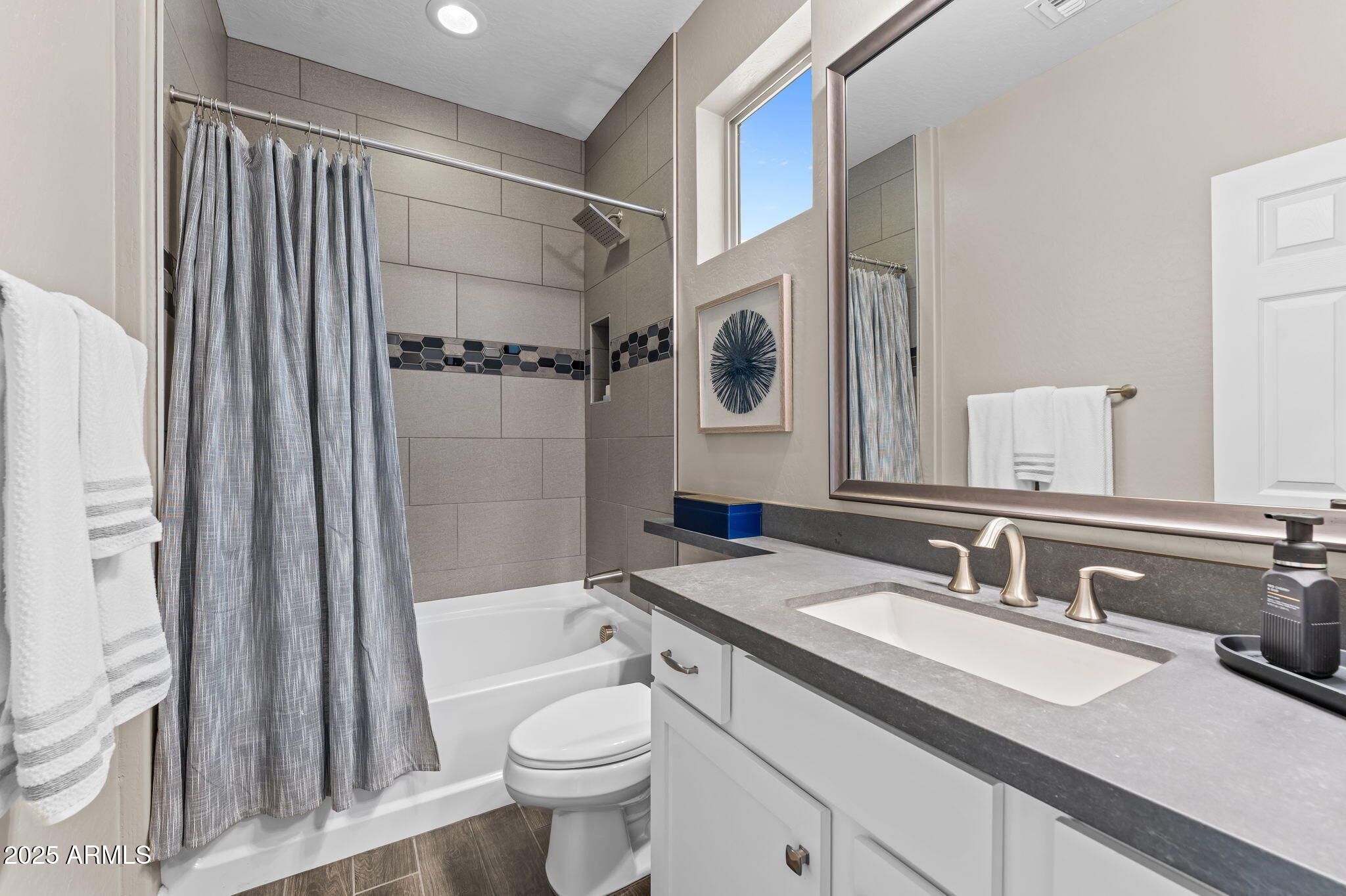 3900 Ridge Runner Way Wickenburg, AZ 85390 - Photo 9 of 35 Guest Bathroom