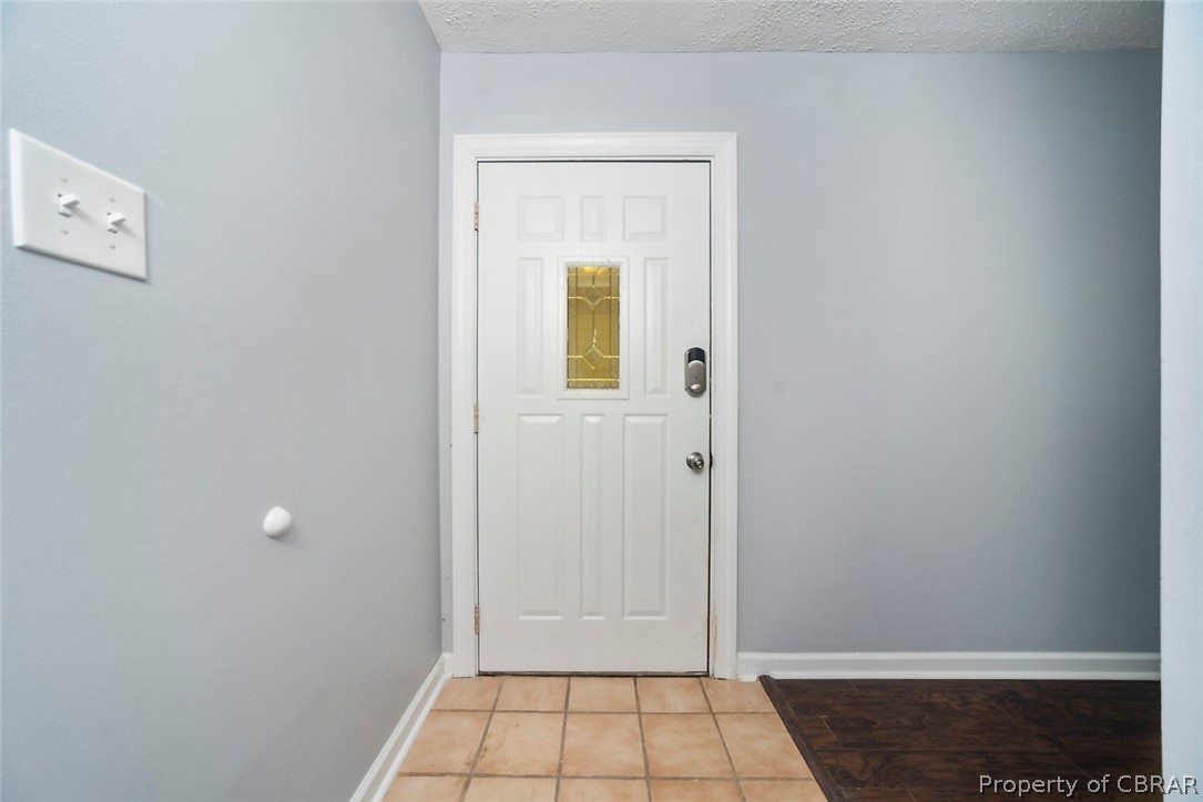 167 Colony Road Newport News, VA 23602 - Photo 6 of 37