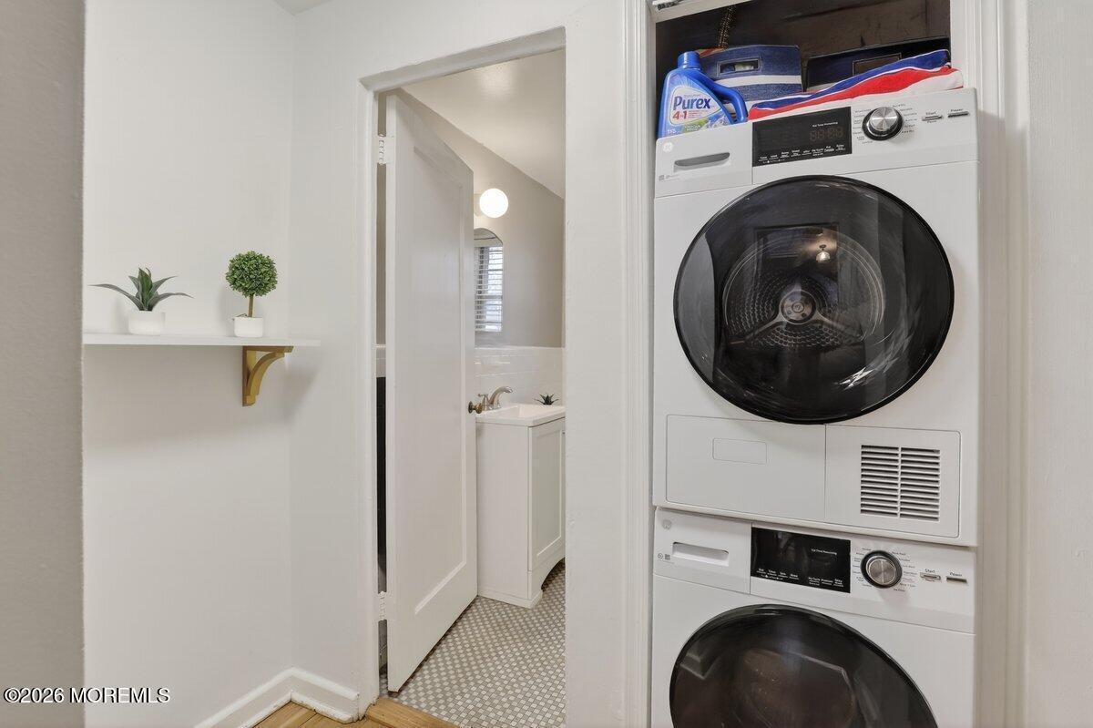 98 Manor Drive Red Bank, NJ 07701 - Photo 16 of 28 Hallway and Laundry 2