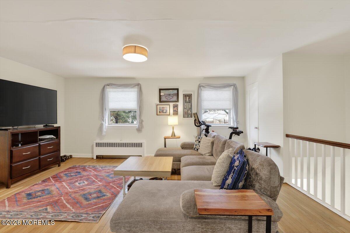 98 Manor Drive Red Bank, NJ 07701 - Photo 5 of 28 Family Room (1)