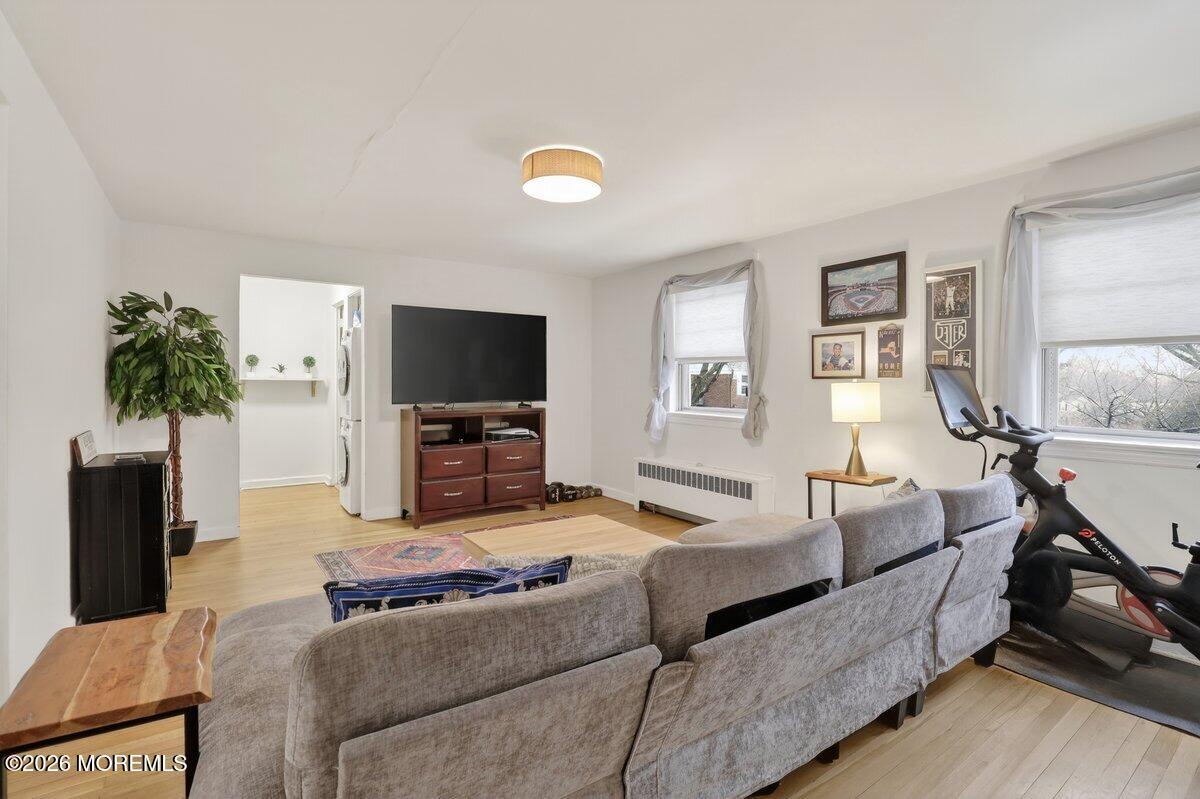 98 Manor Drive Red Bank, NJ 07701 - Photo 6 of 28 Family Room 2 (1)