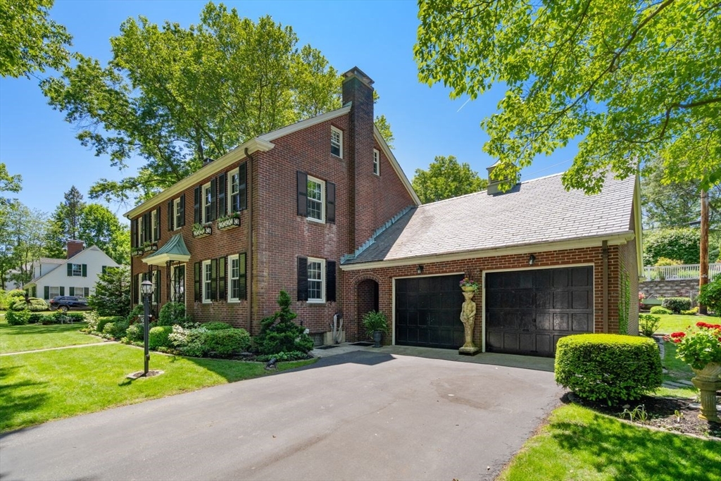 9 Grenwold Road Quincy, MA 02169 - Photo 3 of 39 Gallery Image 3