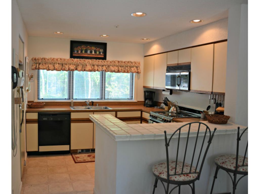 14 D Upper Handle Road, Unit 14D West Dover, VT 05356 - Photo 4 of 11 Gallery Image 4