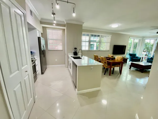 $6,500 | 225 Northeast 1st Street, Unit 202, Delray Beach, FL 33444
