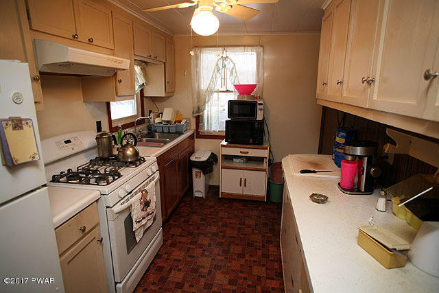 198 Baldwin Hill Road Damascus, PA 18415 - Photo 5 of 20 Kitchen