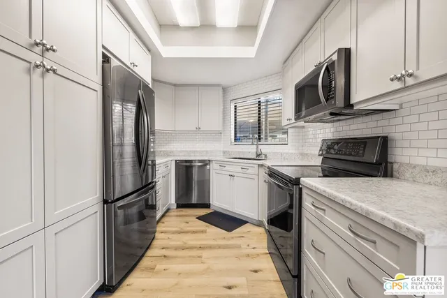 $2,400 | 255 South Avenida Caballeros, Unit 203, Palm Springs, CA 92262