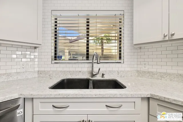 $2,400 | 255 South Avenida Caballeros, Unit 203, Palm Springs, CA 92262