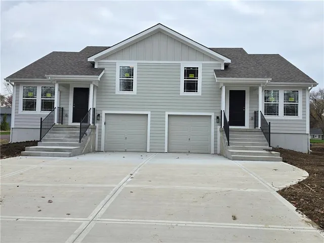 $550,000 | 513-515 West Smith Street, Spring Hill, KS 66083