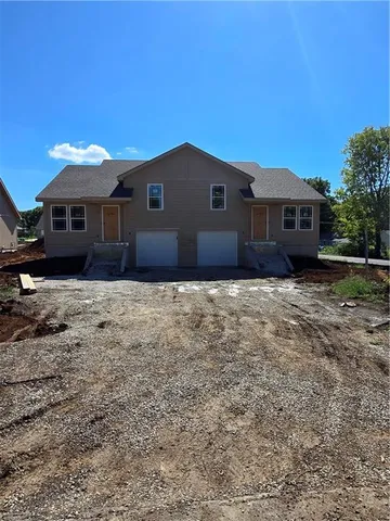 $550,000 | 513-515 West Smith Street, Spring Hill, KS 66083