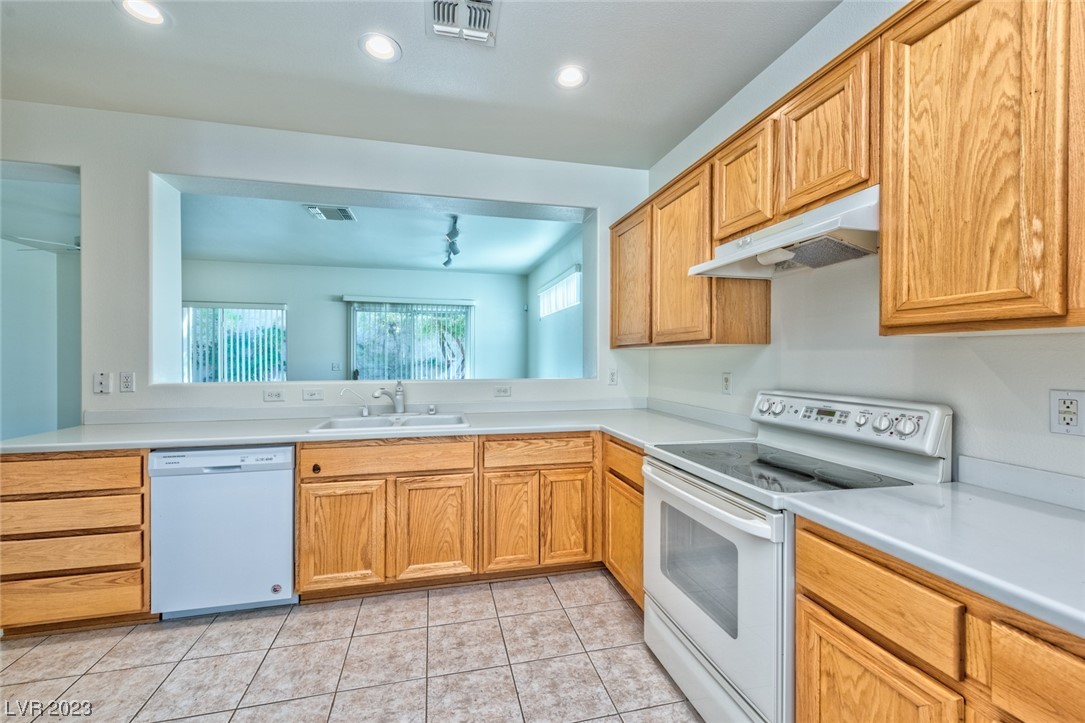 3033 Monroe Park Road Henderson, NV 89052 - Photo 6 of 15 Gallery Image 6