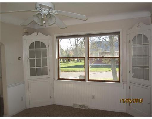 331 North Hospital Road Waterford, MI 48327 - Photo 3 of 10 Photo 3