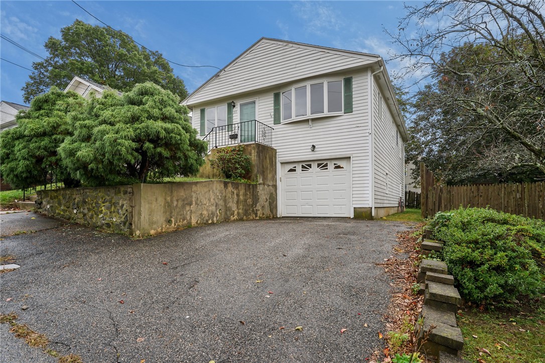 111 Raphael Avenue Providence, RI 02904 - Photo 29 of 34