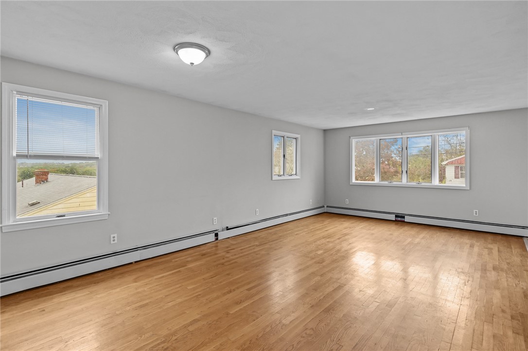 111 Raphael Avenue Providence, RI 02904 - Photo 4 of 34