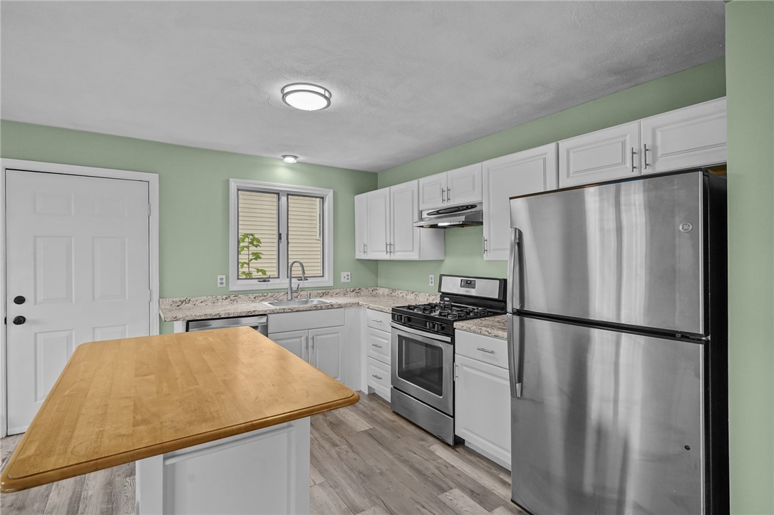 111 Raphael Avenue Providence, RI 02904 - Photo 7 of 34