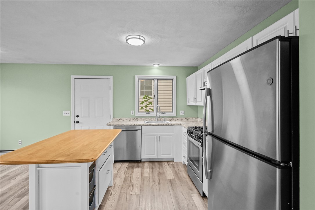 111 Raphael Avenue Providence, RI 02904 - Photo 8 of 34