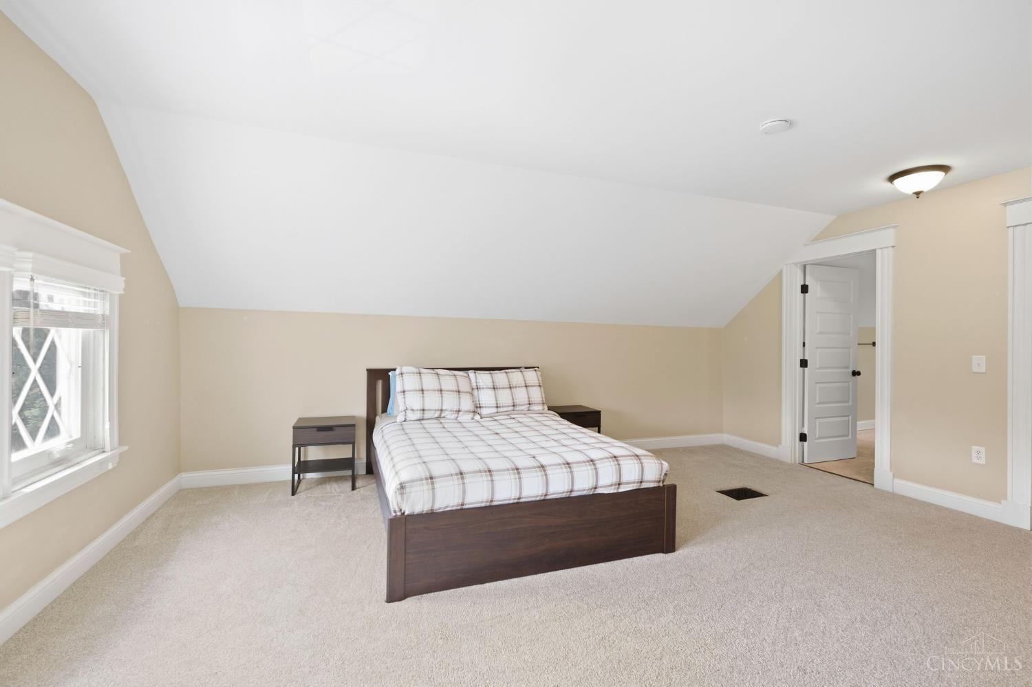 2830 Madison Road Cincinnati, OH 45209 - Photo 32 of 48 Gallery Image 32