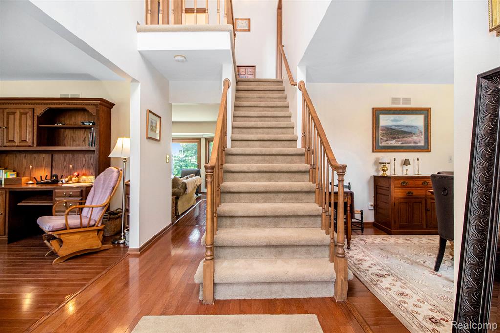 24604 Jamestowne Road Novi, MI 48375 - Photo 4 of 37