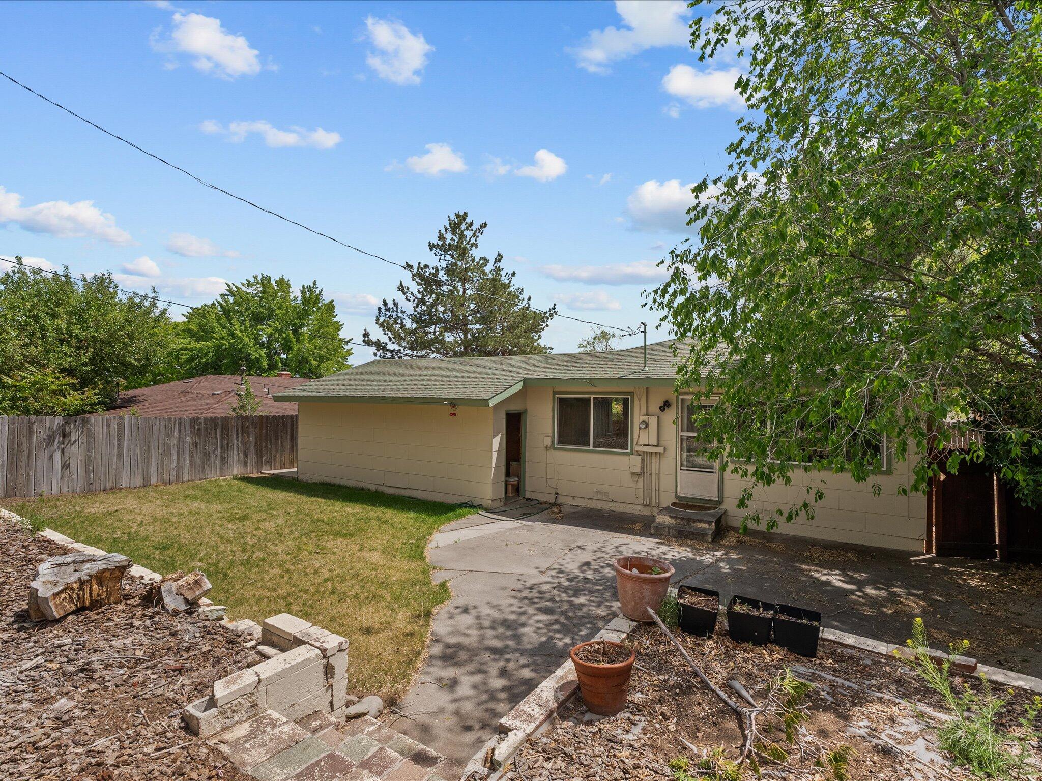 2115 Gridley Avenue Reno, NV 89503 - Photo 26 of 29 29-2115 Gridley Ave -125