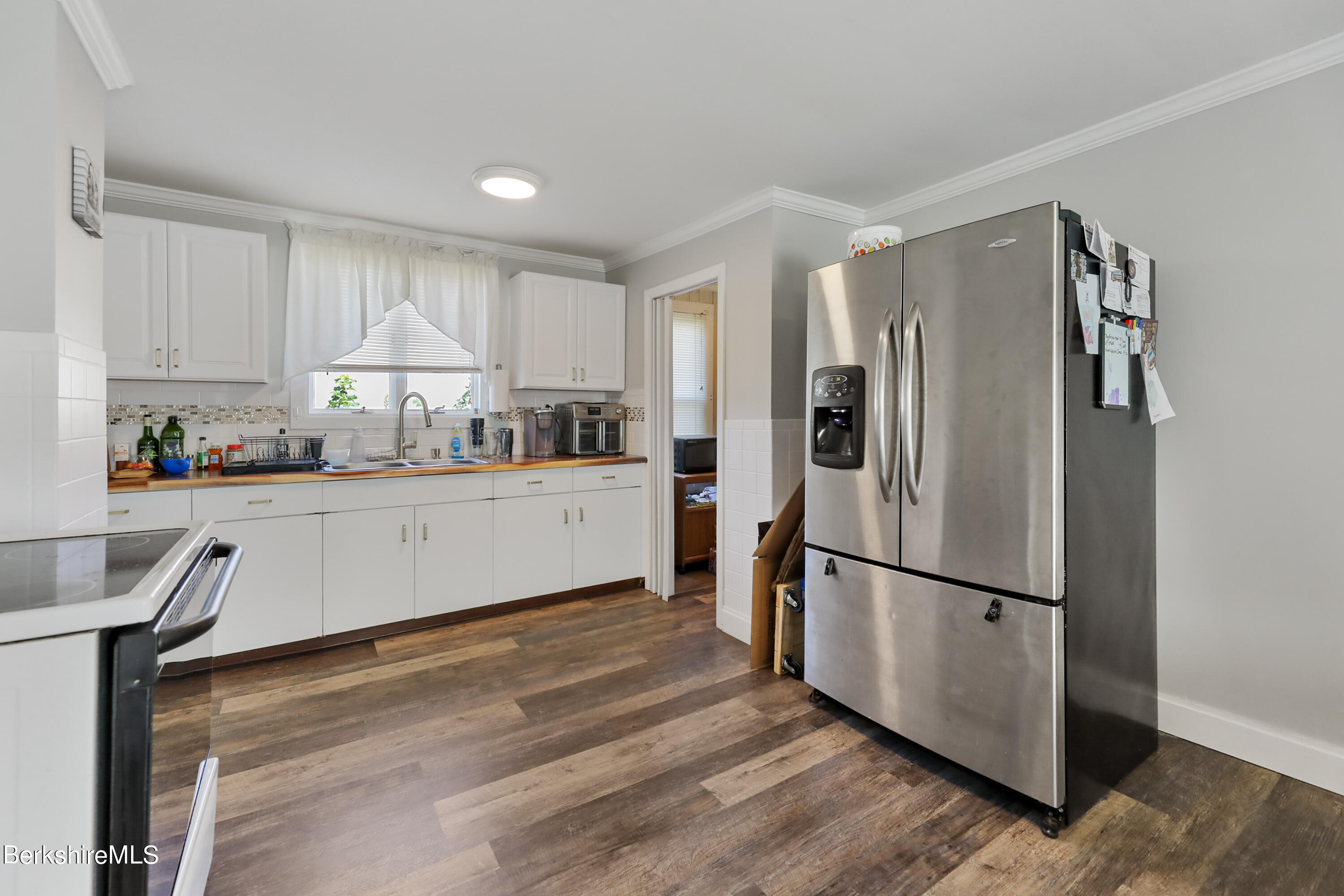 9-11 Holmes Road Pittsfield, MA 01201 - Photo 13 of 46 55 Kitchen