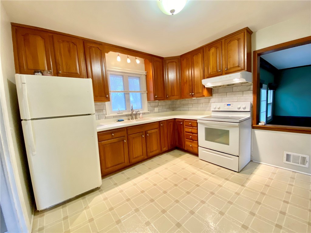 93 Timpat Drive Gates, NY 14624 - Photo 9 of 34