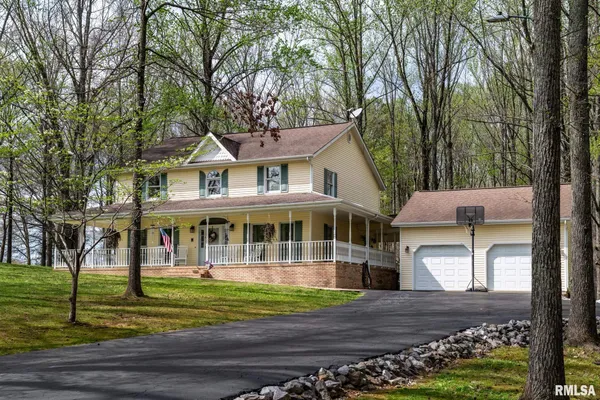 $325,000 | 2030 Old Rte 146 Loop, Vienna, IL 62995