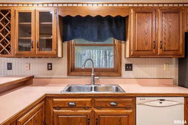 $325,000 | 2030 Old Rte 146 Loop, Vienna, IL 62995