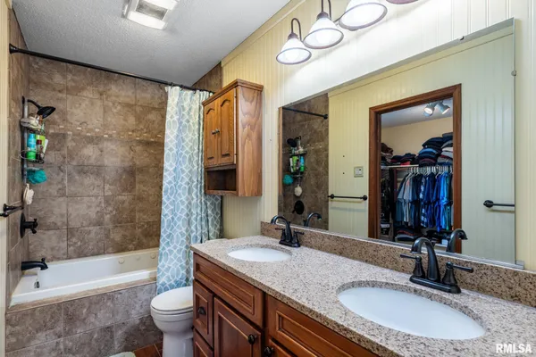 $325,000 | 2030 Old Rte 146 Loop, Vienna, IL 62995