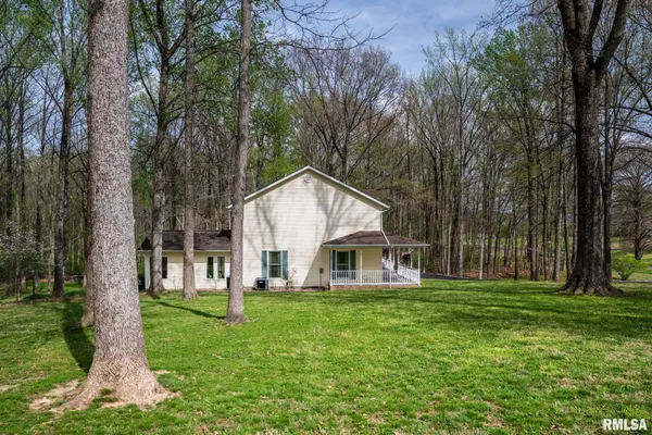 $325,000 | 2030 Old Rte 146 Loop, Vienna, IL 62995