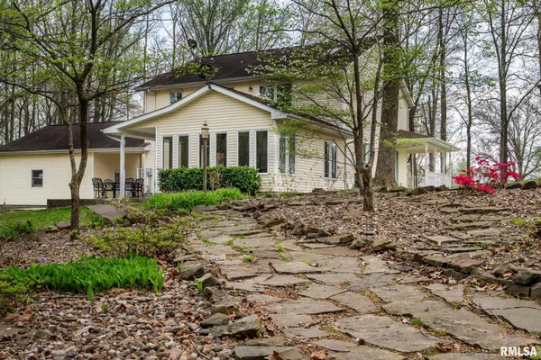 $325,000 | 2030 Old Rte 146 Loop, Vienna, IL 62995