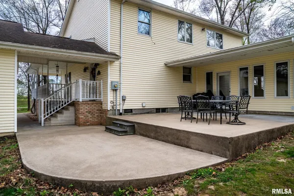 $325,000 | 2030 Old Rte 146 Loop, Vienna, IL 62995