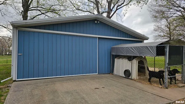 $325,000 | 2030 Old Rte 146 Loop, Vienna, IL 62995