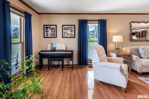 $325,000 | 2030 Old Rte 146 Loop, Vienna, IL 62995