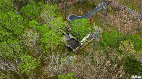 $325,000 | 2030 Old Rte 146 Loop, Vienna, IL 62995