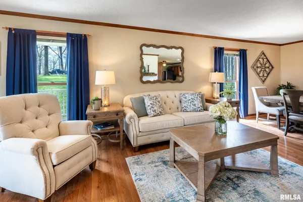 $325,000 | 2030 Old Rte 146 Loop, Vienna, IL 62995