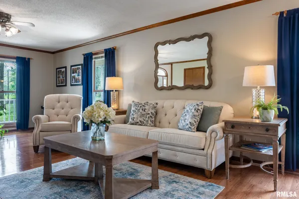 $325,000 | 2030 Old Rte 146 Loop, Vienna, IL 62995