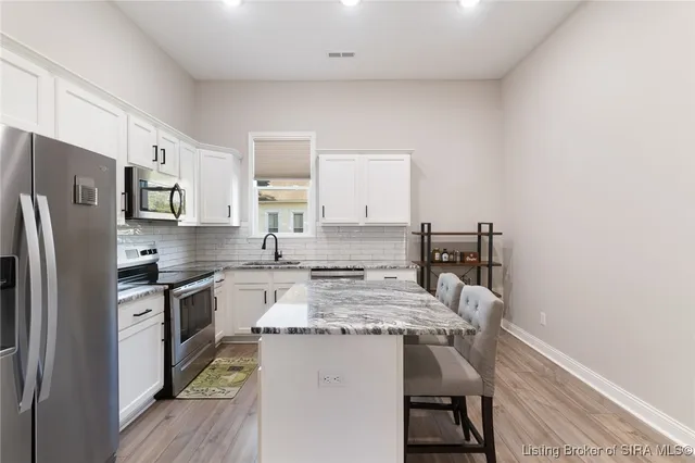 $269,000 | 628 East Chestnut Street, Jeffersonville, IN 47130