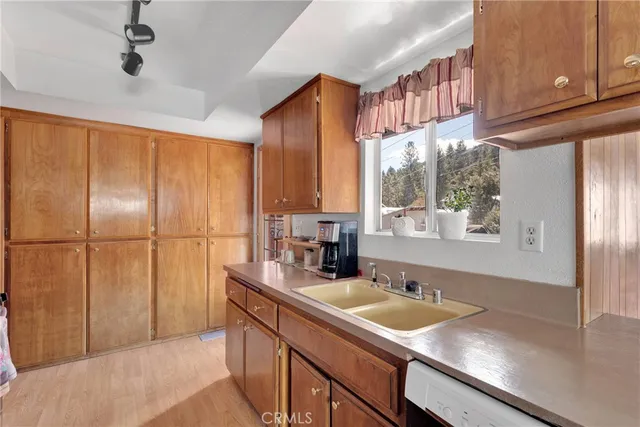 $450,000 | 2329 East Canyon Drive, Wrightwood, CA 92397