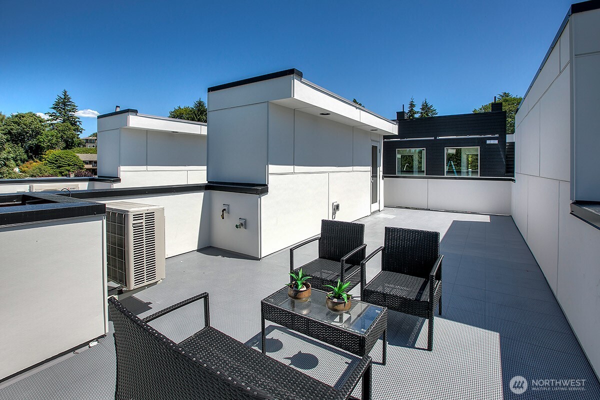 5054 Sand Point Way Northeast Seattle, WA 98105 - Photo 16 of 17