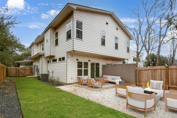 $3,500 | 2503 South 6th Street, Unit B, Austin, TX 78704