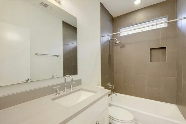 $3,500 | 2503 South 6th Street, Unit B, Austin, TX 78704