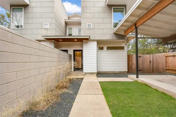 $3,500 | 2503 South 6th Street, Unit B, Austin, TX 78704