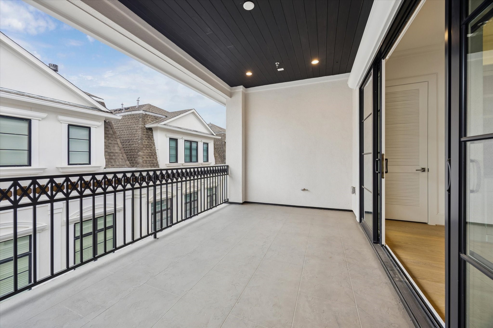 1335 Peden Street Houston, TX 77019 - Photo 31 of 37 Terrace off of the 4th floor