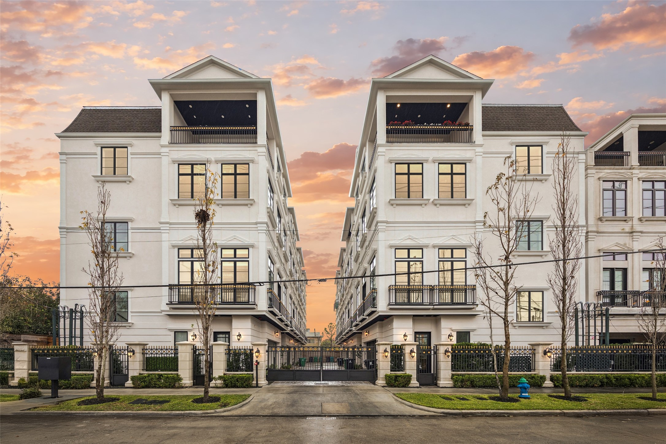 1335 Peden Street Houston, TX 77019 - Photo 33 of 37 a front view of a multi story building