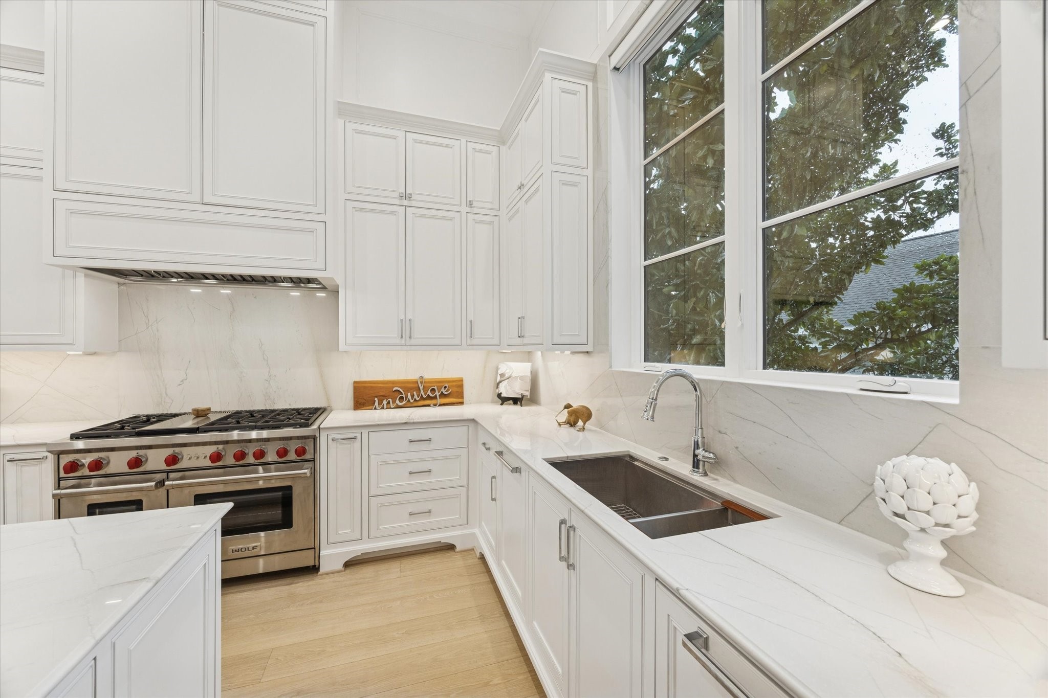 1335 Peden Street Houston, TX 77019 - Photo 6 of 37 Soaring windows in the kitchen
