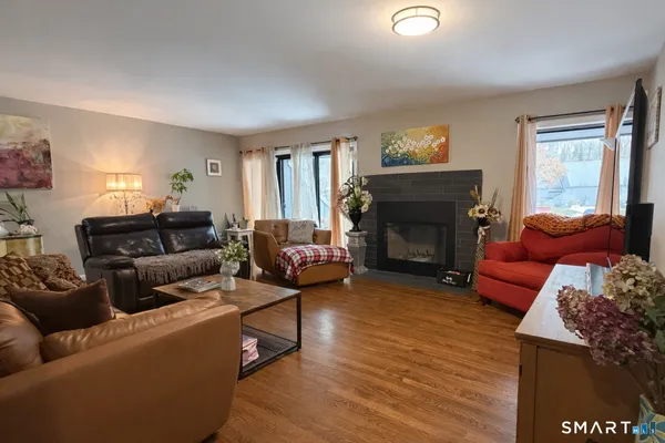 $354,000 | 208 Plymouth Colony, Unit 208, Branford, CT 06405