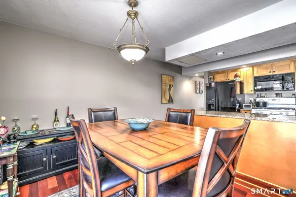 $354,000 | 208 Plymouth Colony, Unit 208, Branford, CT 06405