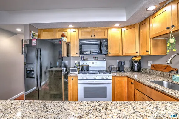 $354,000 | 208 Plymouth Colony, Unit 208, Branford, CT 06405